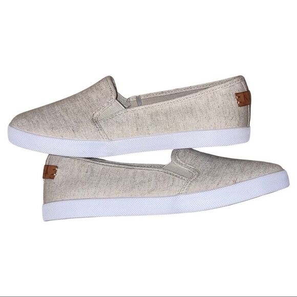 NWOB- NAUTICA- canvas slip on shoes, tan linen like fabric - Picture 7 of 10